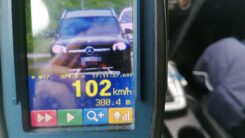 Jechała 102km/h w terenie zabudowanym